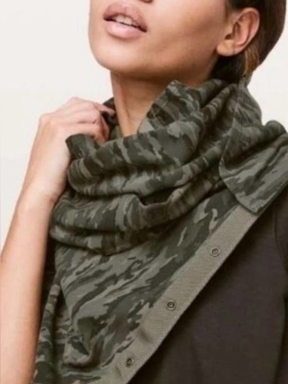 Lululemon vinyasa scarf olive green and black camo reversible